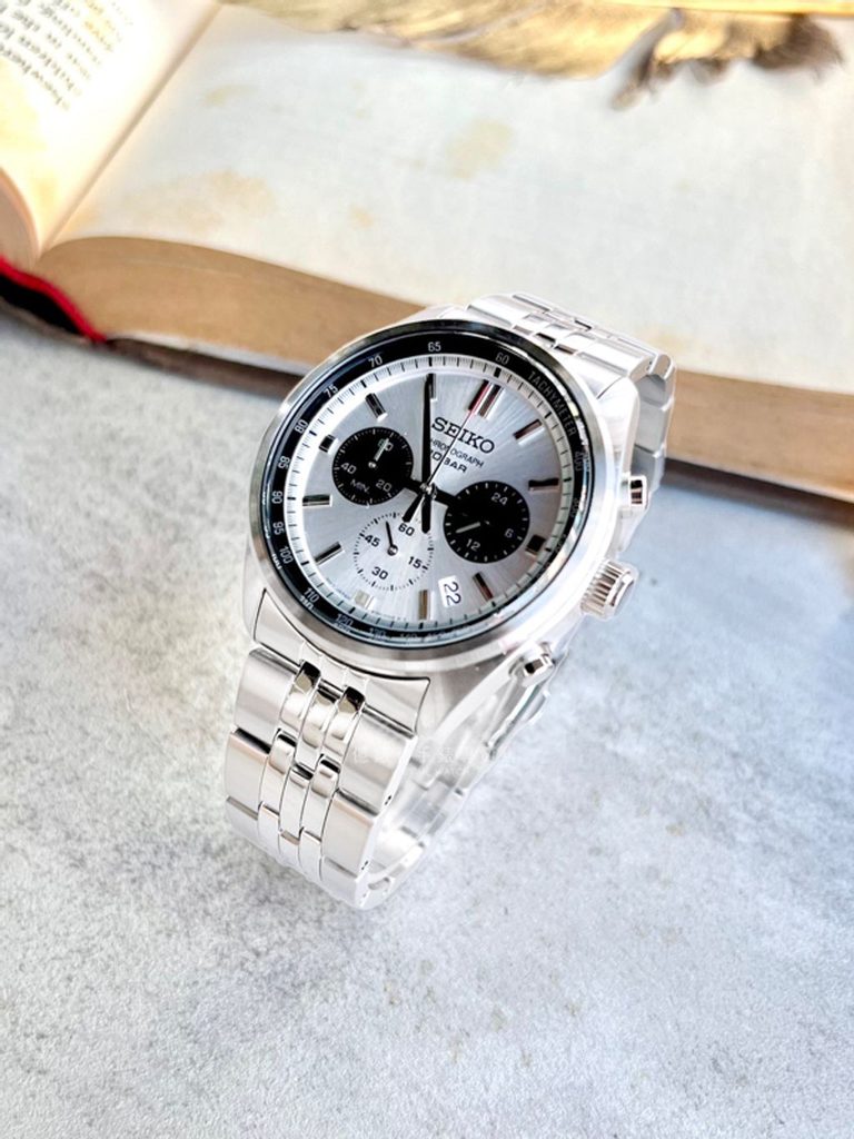 Seiko Chronograph Classic Men's Stainless Steel Watch SSB425P1 Panda