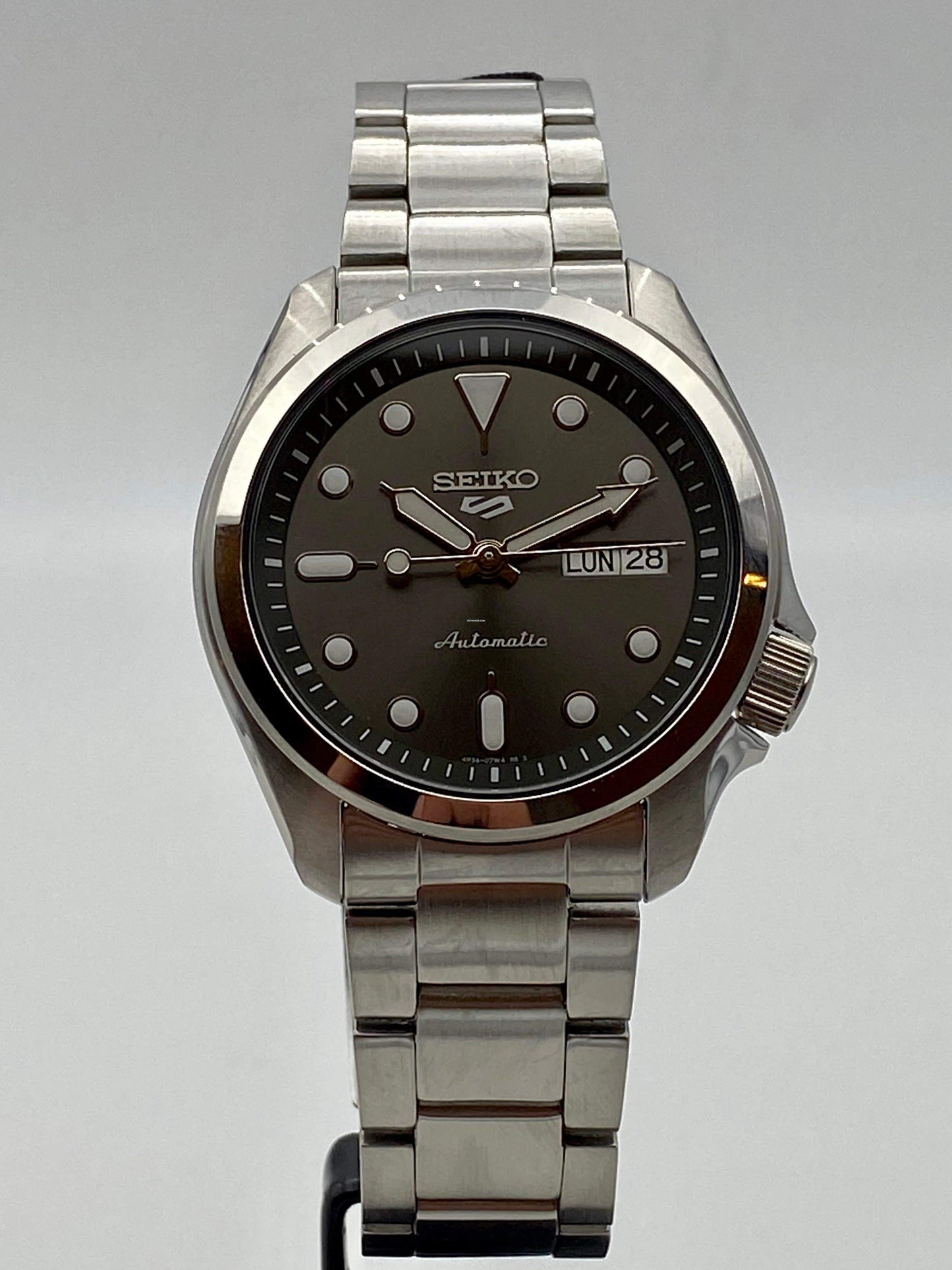 NEW Seiko 5 Sports 100M Automatic Men's Watch Rhodium Grey Dial SRPE51K1 - Diligence1International