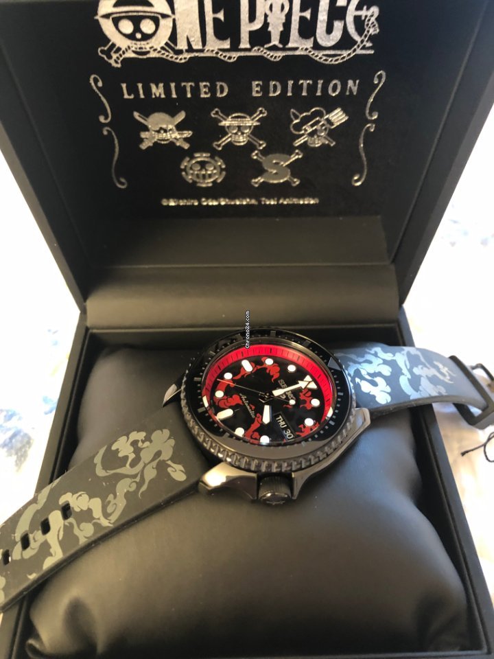 Seiko 5 Sports 100M One Piece x Luffy LE Automatic Men's Watch Black x Red Dial SRPH65K1