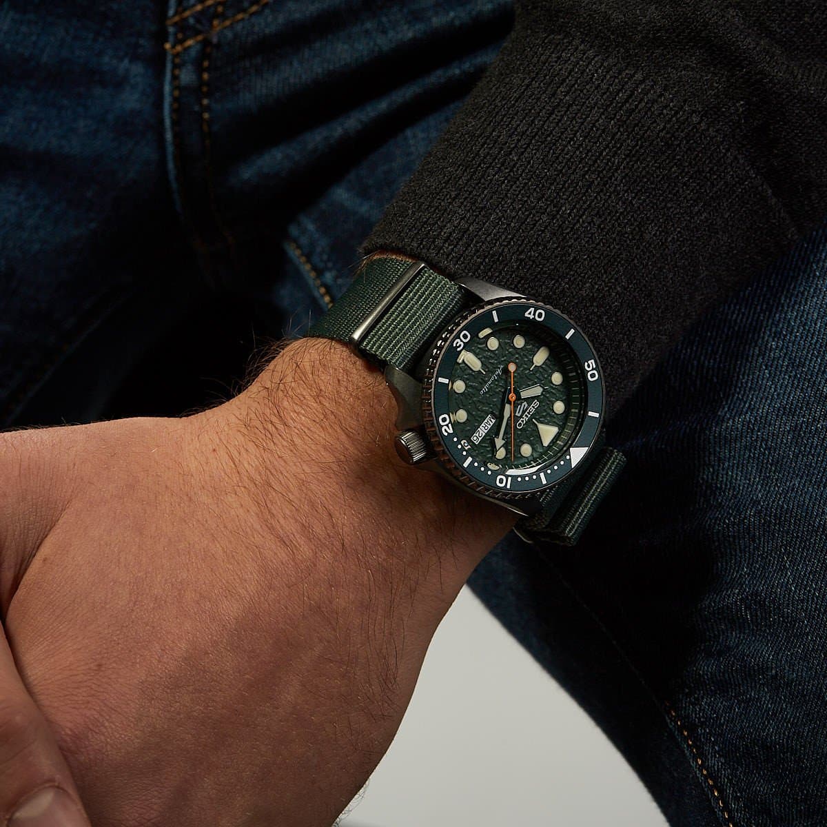 NEW Seiko 5 Sports 100M Automatic Men's Watch Avocado All Green Nylon Strap SRPD77K1 - Diligence1International