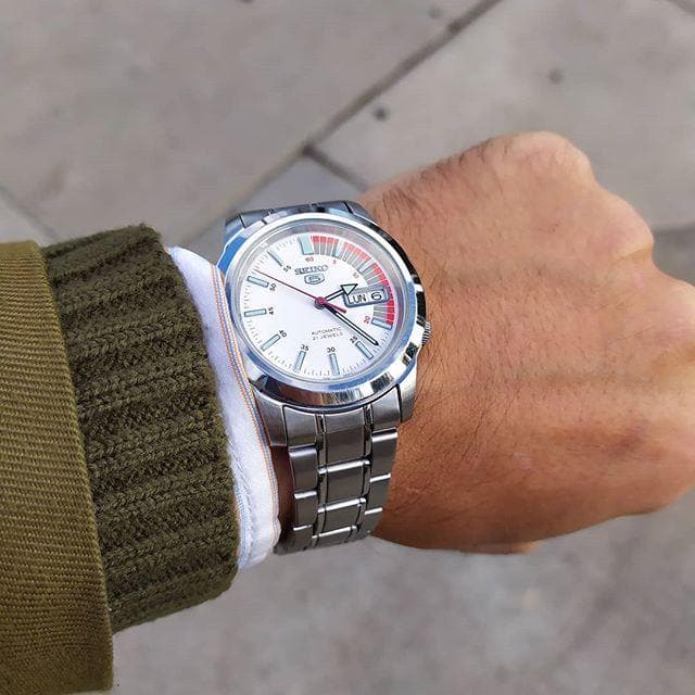 Seiko 5 Classic White Dial with Red Bar Couple's Stainless Steel Watch Set SNKK25K1+SYME39K1 - Diligence1International