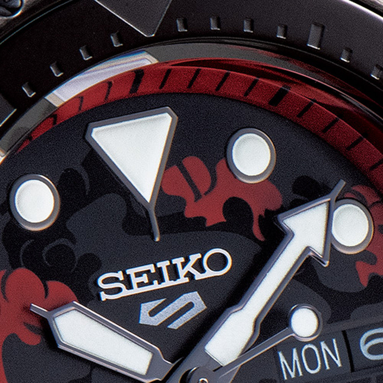 Seiko 5 Sports 100M One Piece x Luffy LE Automatic Men's Watch Black x Red Dial SRPH65K1
