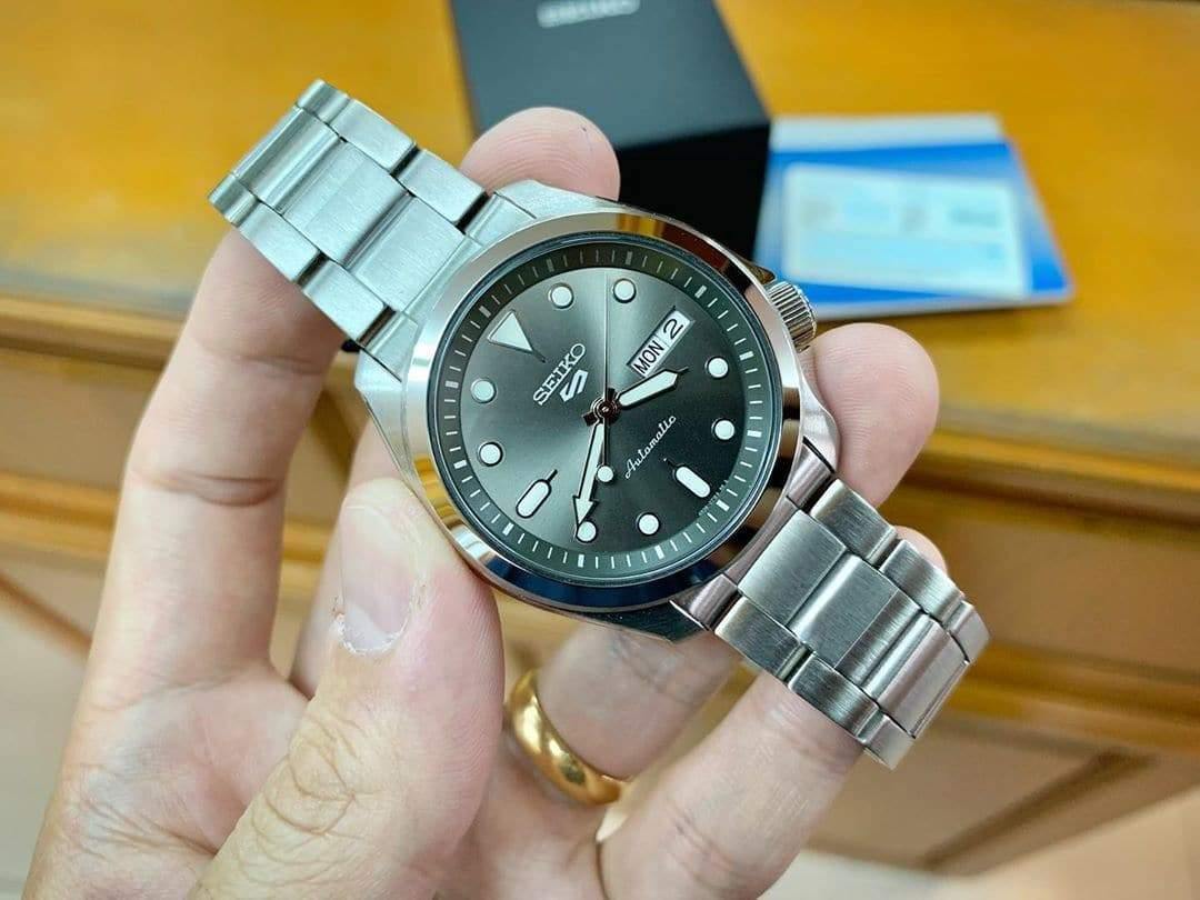 NEW Seiko 5 Sports 100M Automatic Men's Watch Rhodium Grey Dial SRPE51K1 - Diligence1International