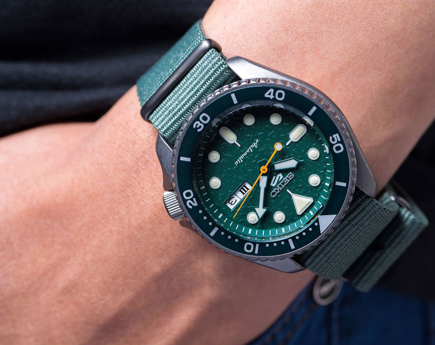 NEW Seiko 5 Sports 100M Automatic Men's Watch Avocado All Green Nylon Strap SRPD77K1 - Diligence1International