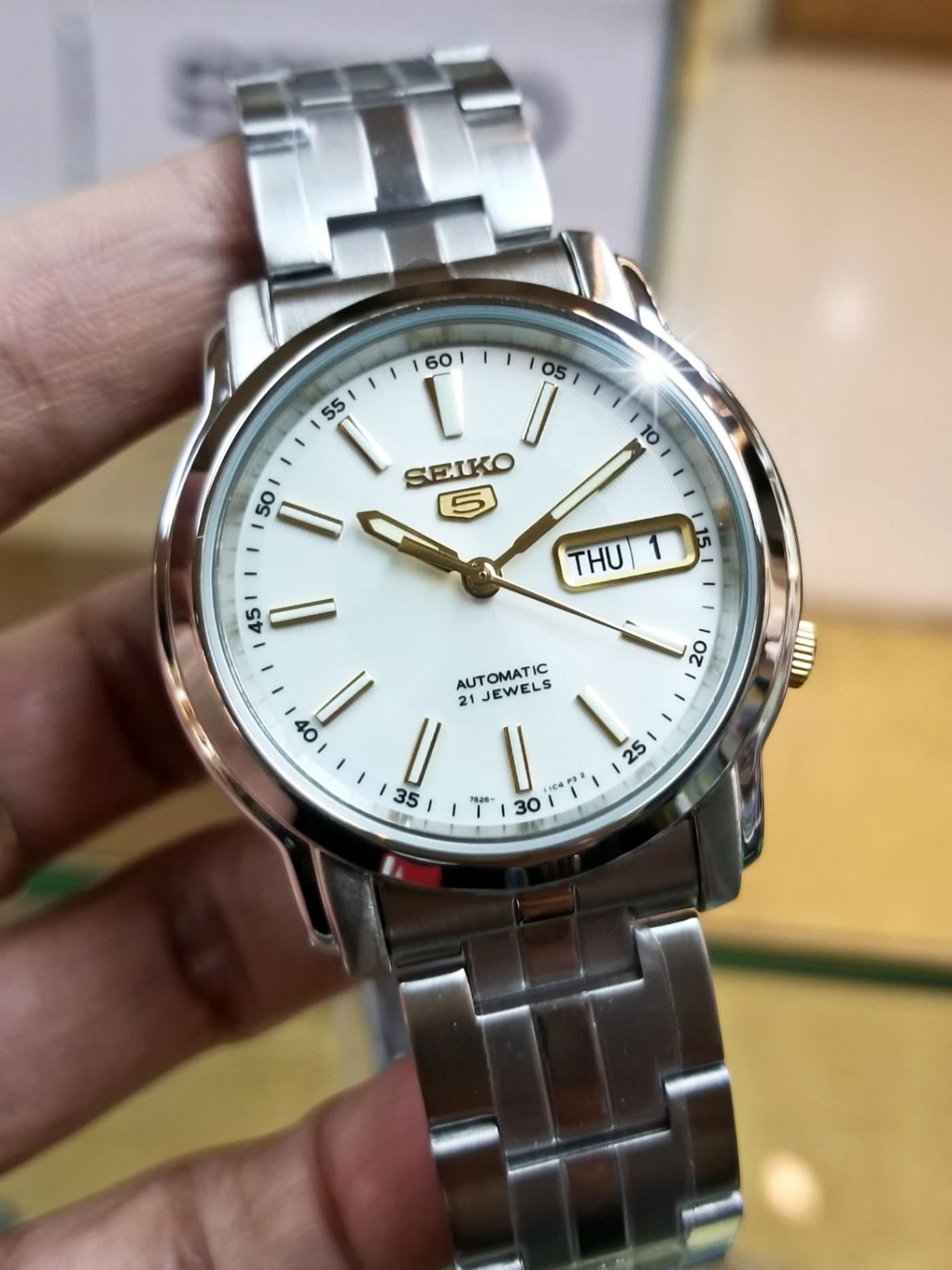 Seiko 5 Classic Men's Size White Dial Stainless Steel Strap Watch SNKL77K1 - Diligence1International