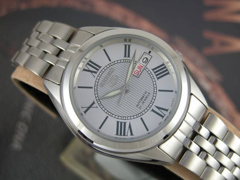 Seiko 5 Classic Men's Size Silver Dial Stainless Steel Strap Watch SNKL29K1 - Diligence1International