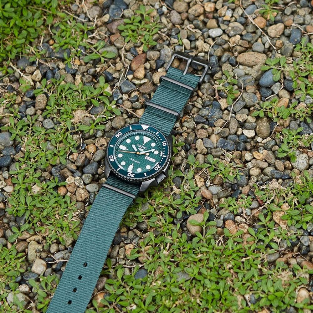 NEW Seiko 5 Sports 100M Automatic Men's Watch Avocado All Green Nylon Strap SRPD77K1 - Diligence1International