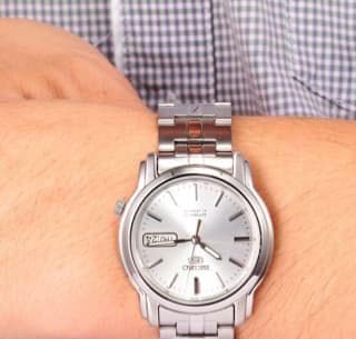Seiko 5 Classic Men's Size Silver Dial Stainless Steel Strap Watch SNKK65K1 - Diligence1International