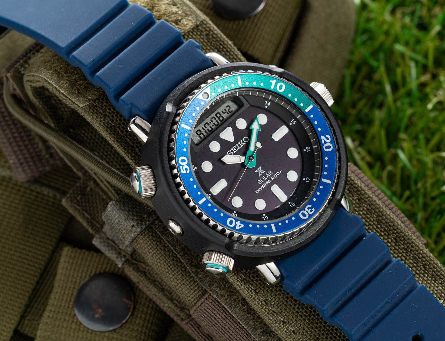 Seiko Urban Safari Series Arnie Solar Tuna Tropical Lagoon Diver's Men's Watch SNJ039P1