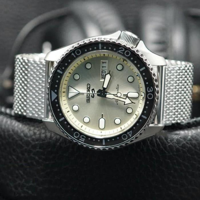 NEW Seiko 5 Sports 100M Automatic Men's Stainless Mesh Strap Watch Black Bezel Vintage Beige Dial SRPE75K1 - Diligence1International