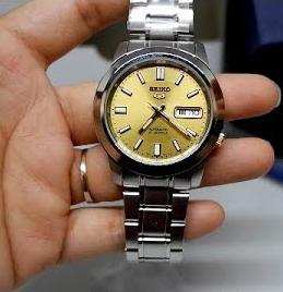 Seiko 5 Classic Men's Size Gold Dial Stainless Steel Strap Watch SNKK13K1 - Diligence1International