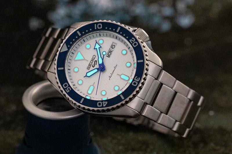 NEW Seiko 5 Sports 100M 140th Anniv LE Blue White Themed Mens Stainless Watch SRPG47K1