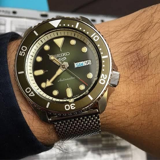 Seiko 5 Sports 100M Automatic Men's Stainless Mesh Strap Watch Green Bezel Dial SRPD75K1