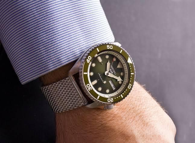 Seiko 5 Sports 100M Automatic Men's Stainless Mesh Strap Watch Green Bezel Dial SRPD75K1