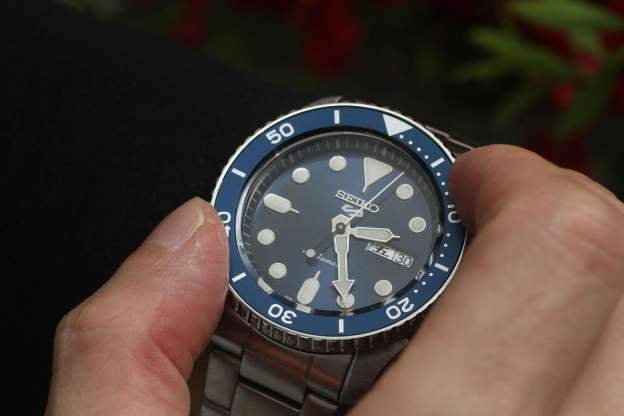 Seiko 5 Sports 100M Automatic Men's Watch Blue Bezel Dial SRPD51K1