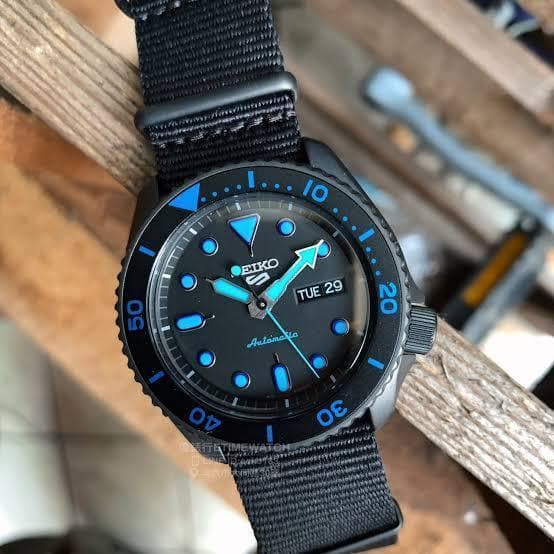 Seiko 5 Sports 100M Automatic Men's Watch Blue Hands Index Stealth All BLACK Nylon Strap SRPD81K1