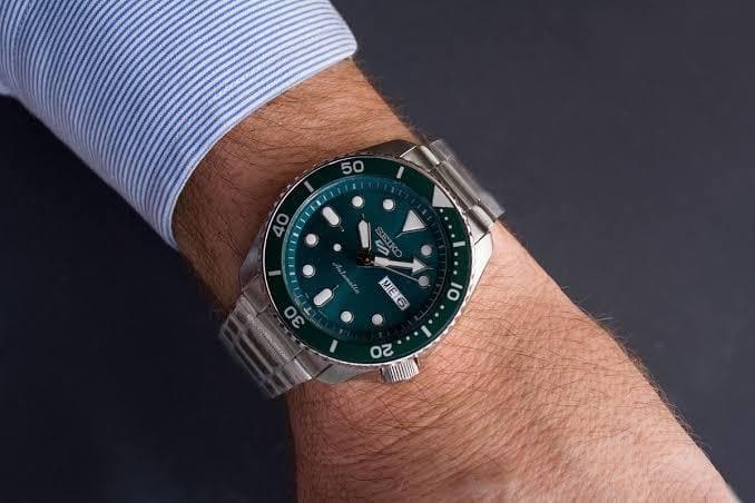 Seiko 5 Sports 100M Automatic Men's Watch HULK Green Bezel Dial SRPD61K1