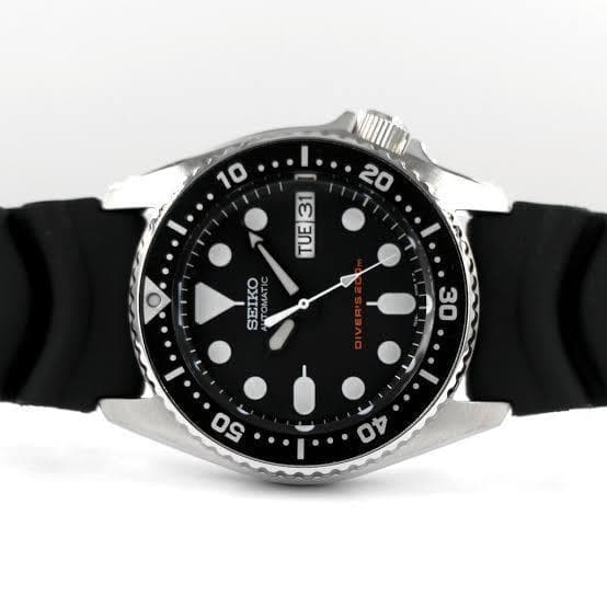 Seiko Black SKX 200M Diver's Junior Size Rubber Strap Watch SKX013K1