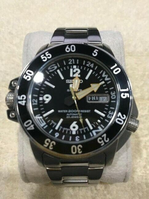 Seiko Japan Made Map Meter Black Atlas/Land Shark 200M Men's Watch SKZ211J1