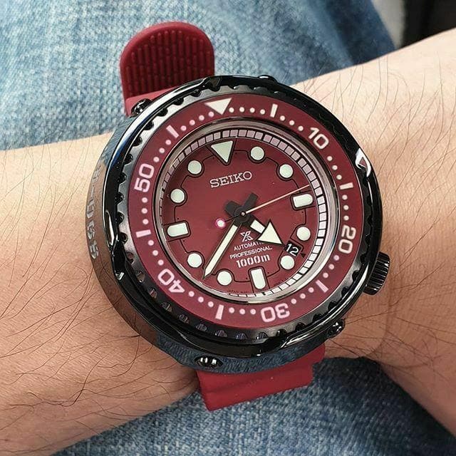 Seiko JDM 1000M LE Gundam Mobile Suit Zeon MS-06S Char's Zaku II Watch SBDX029