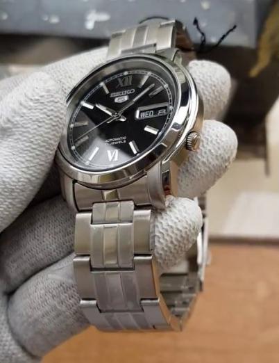 Seiko 5 Classic Men's Size Black Dial Stainless Steel Strap Watch SNKK81K1 - Diligence1International