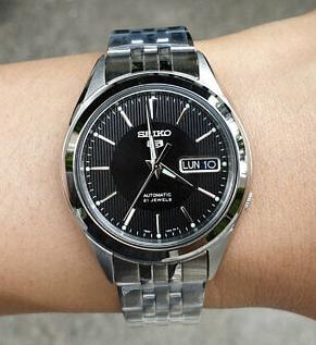 Seiko 5 Classic Men's Size Black Dial Stainless Steel Strap Watch SNKL23K1 - Diligence1International