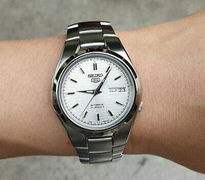 Seiko 5 Classic Men's Size Silver Dial Stainless Steel Strap Watch SNK601K1 - Diligence1International