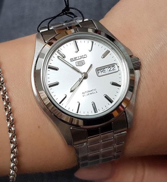 Seiko 5 Classic Men's Size Silver Dial Stainless Steel Strap Watch SNKK87K1 - Diligence1International
