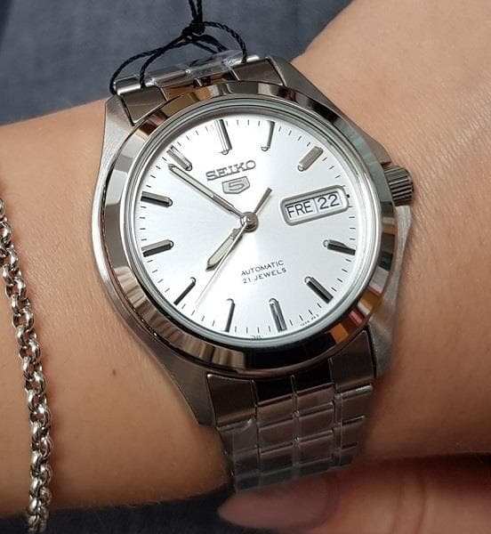 Seiko 5 Classic Men's Size Silver Dial Stainless Steel Strap Watch SNKK87K1 - Diligence1International