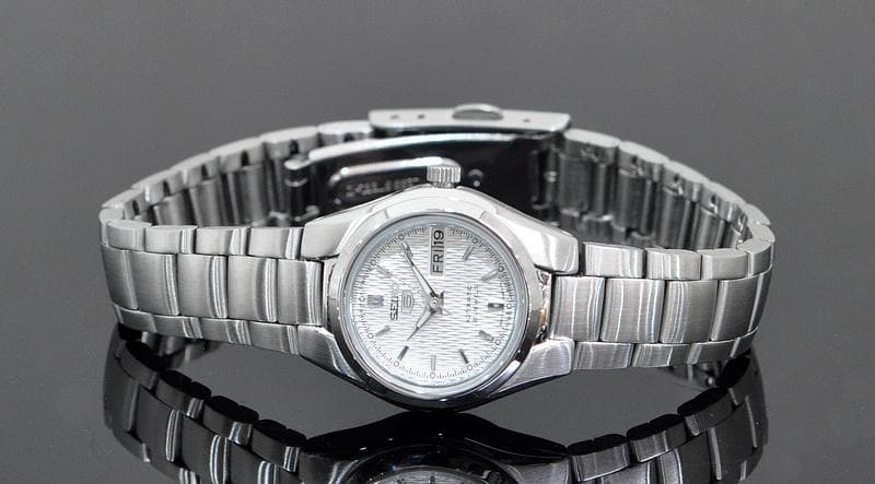 Seiko 5 Classic Ladies Size Silver Dial Stainless Steel Strap Watch SYMC07K1 - Diligence1International