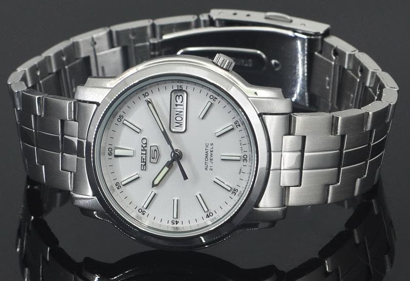 Seiko 5 Classic Men's Size White Dial Stainless Steel Strap Watch SNKL75K1 - Diligence1International