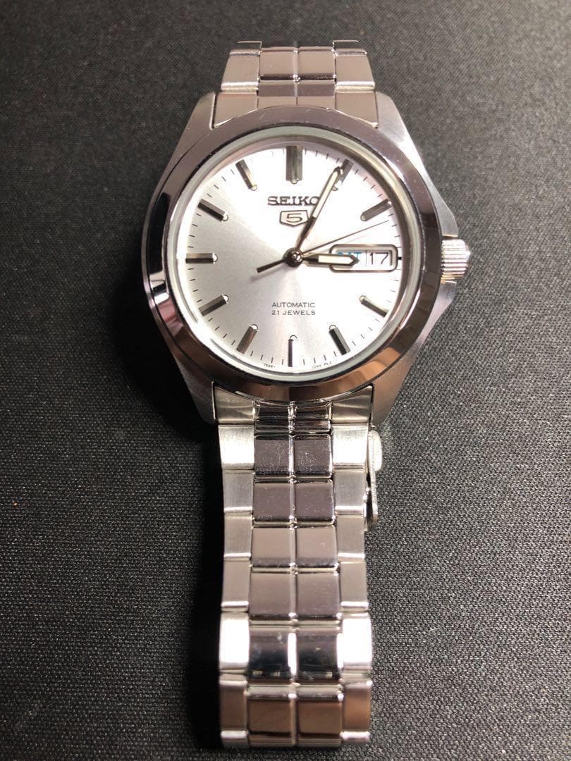Seiko 5 Classic Men's Size Silver Dial Stainless Steel Strap Watch SNKK87K1 - Diligence1International
