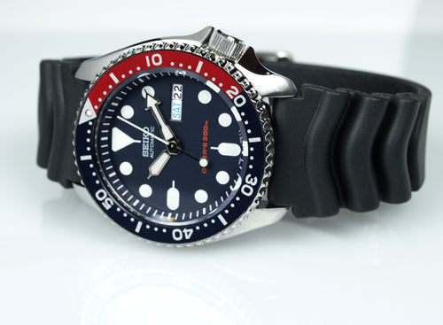 Seiko Pepsi SKX Diver's 200M Men's Rubber+Endmill 316L S/S Strap Watch SKX009K1 SET - Diligence1International