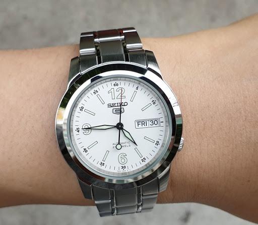Seiko 5 Classic Men's Size White Dial Stainless Steel Strap Watch SNKE57K1 - Diligence1International