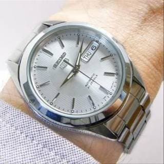 Seiko 5 Classic Men's Size Silver Dial Stainless Steel Strap Watch SNKK65K1 - Diligence1International