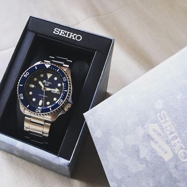 Seiko 5 Sports 100M Automatic Men's Watch Blue Bezel Dial SRPD51K1