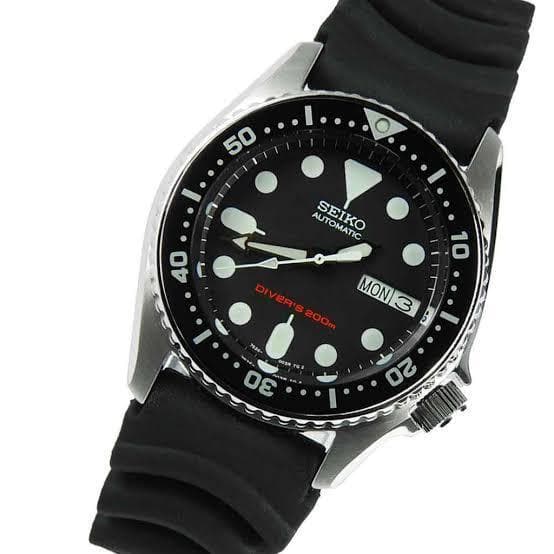Seiko Black SKX 200M Diver's Junior Size Rubber Strap Watch SKX013K1